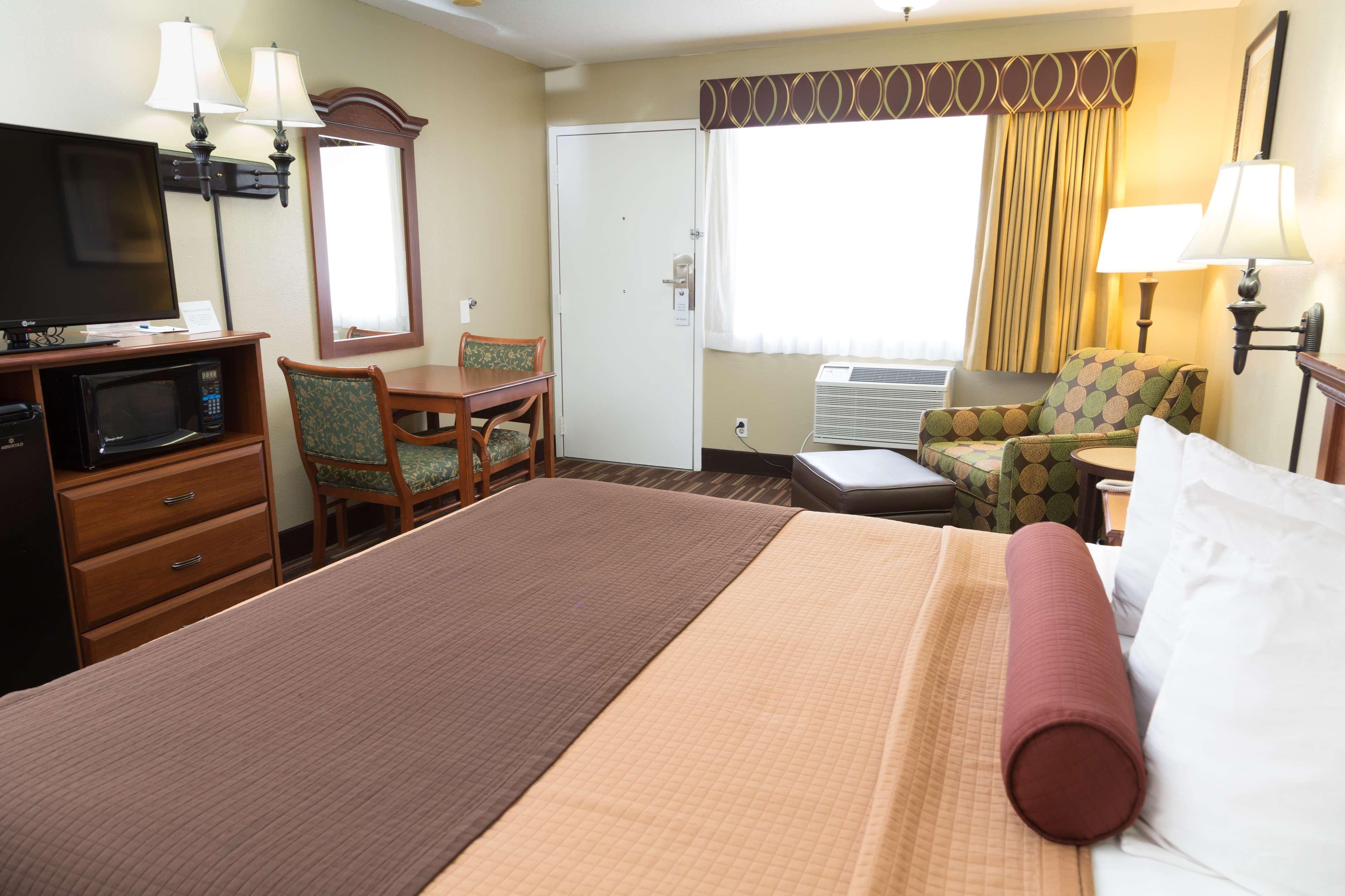 Best Western Desert Winds Mojave Bagian luar foto