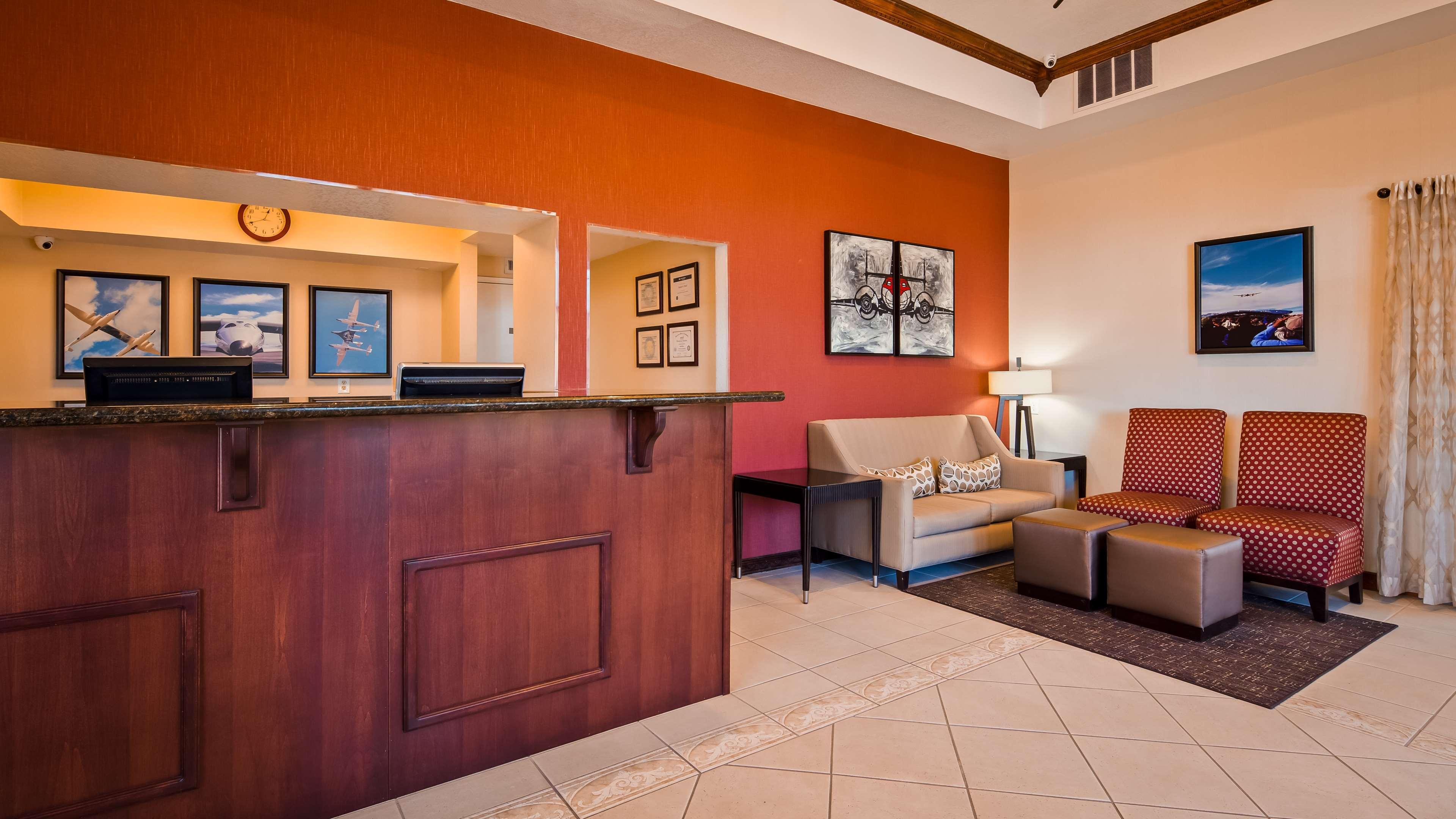 Best Western Desert Winds Mojave Bagian luar foto