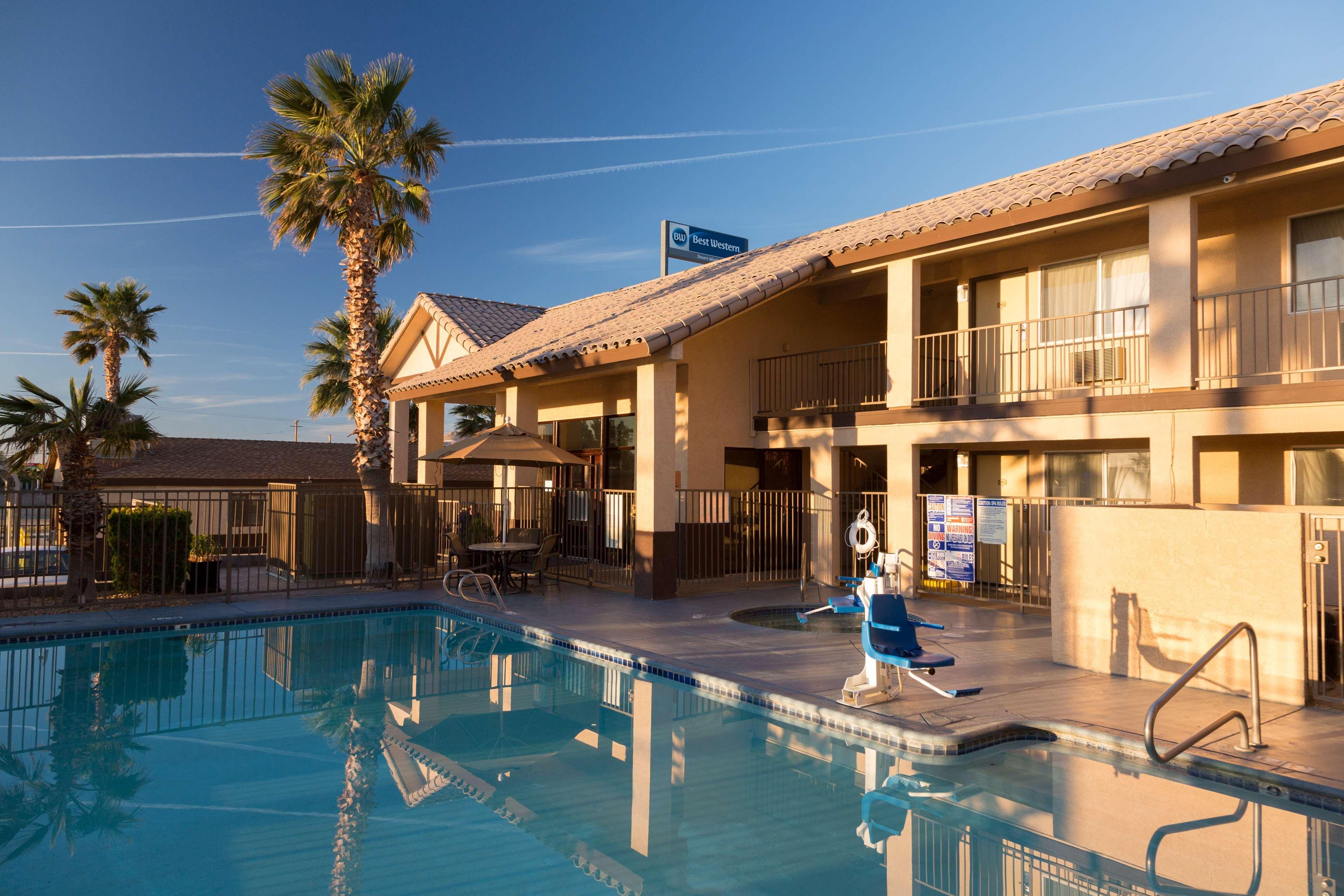 Best Western Desert Winds Mojave Bagian luar foto