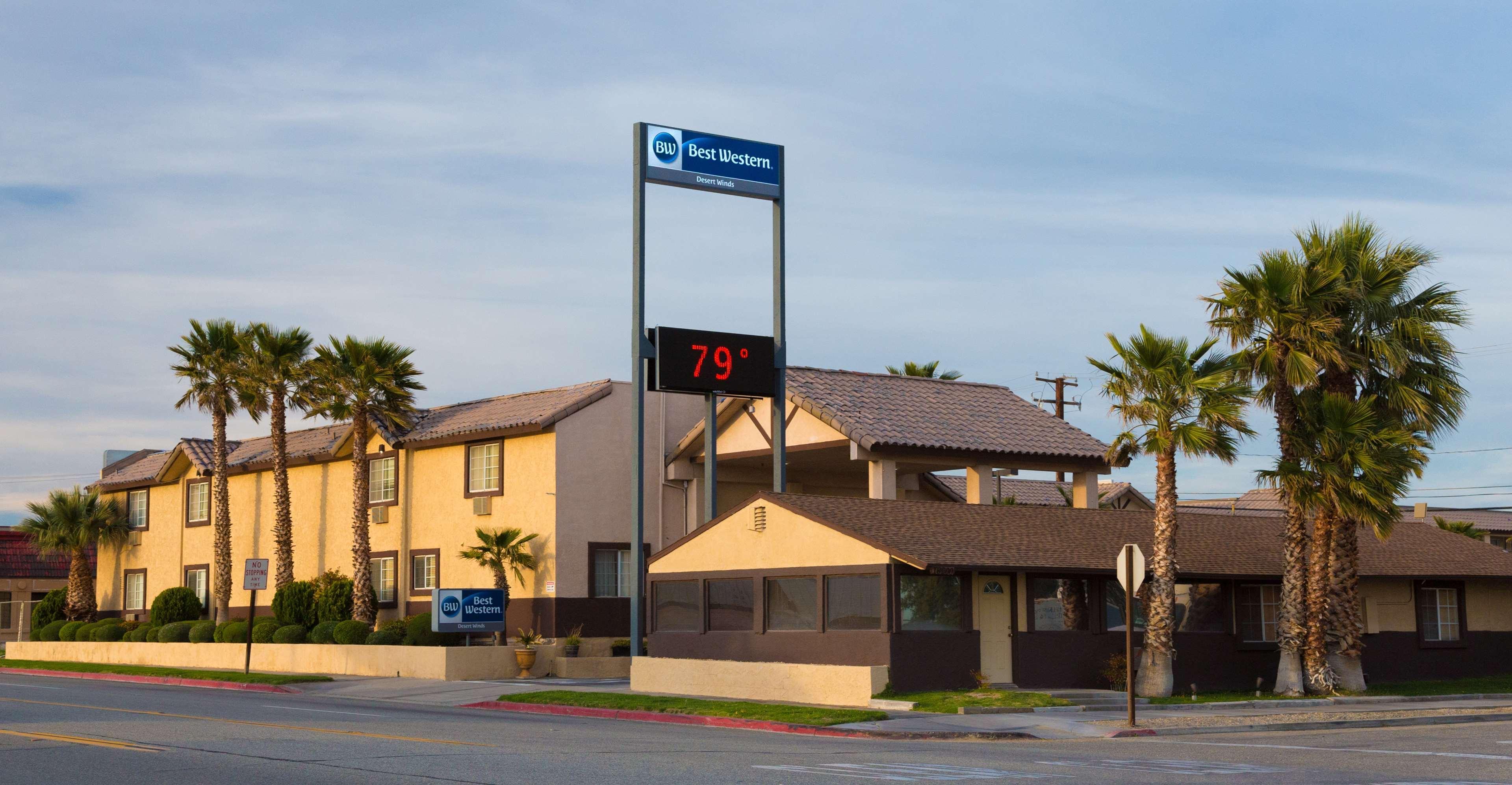 Best Western Desert Winds Mojave Bagian luar foto