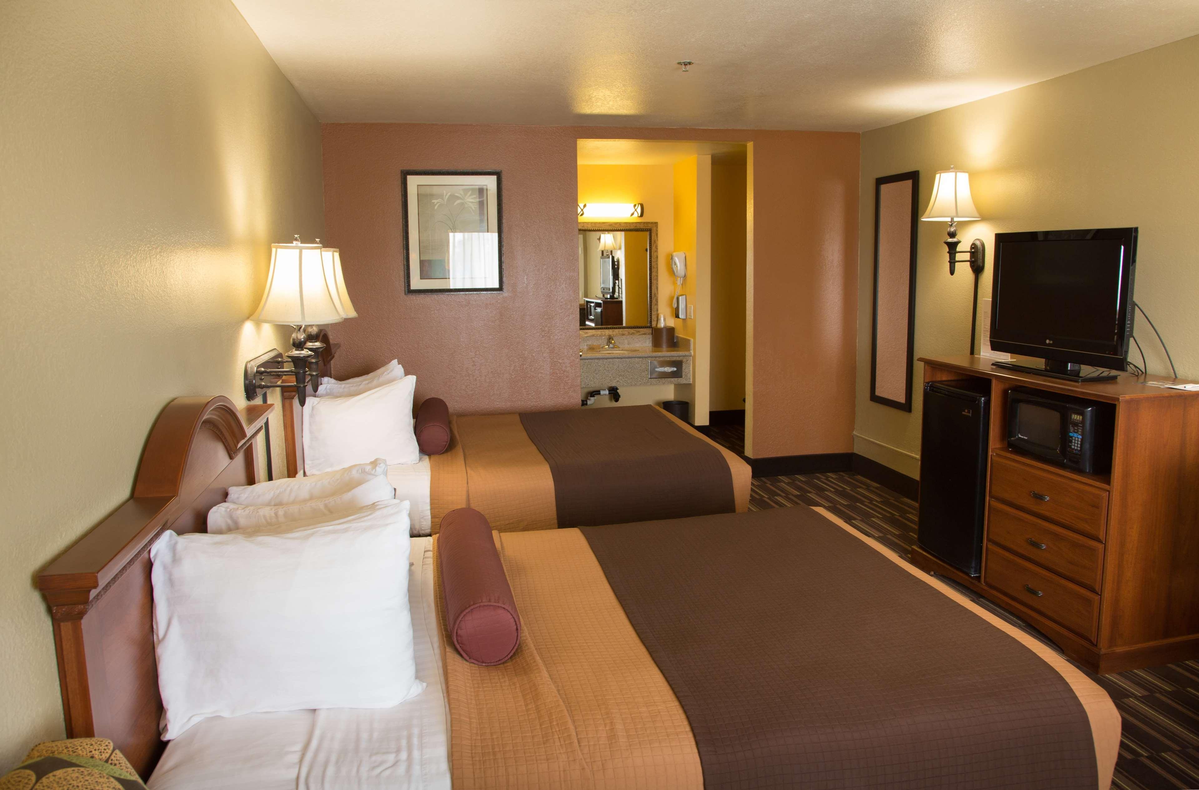 Best Western Desert Winds Mojave Bagian luar foto