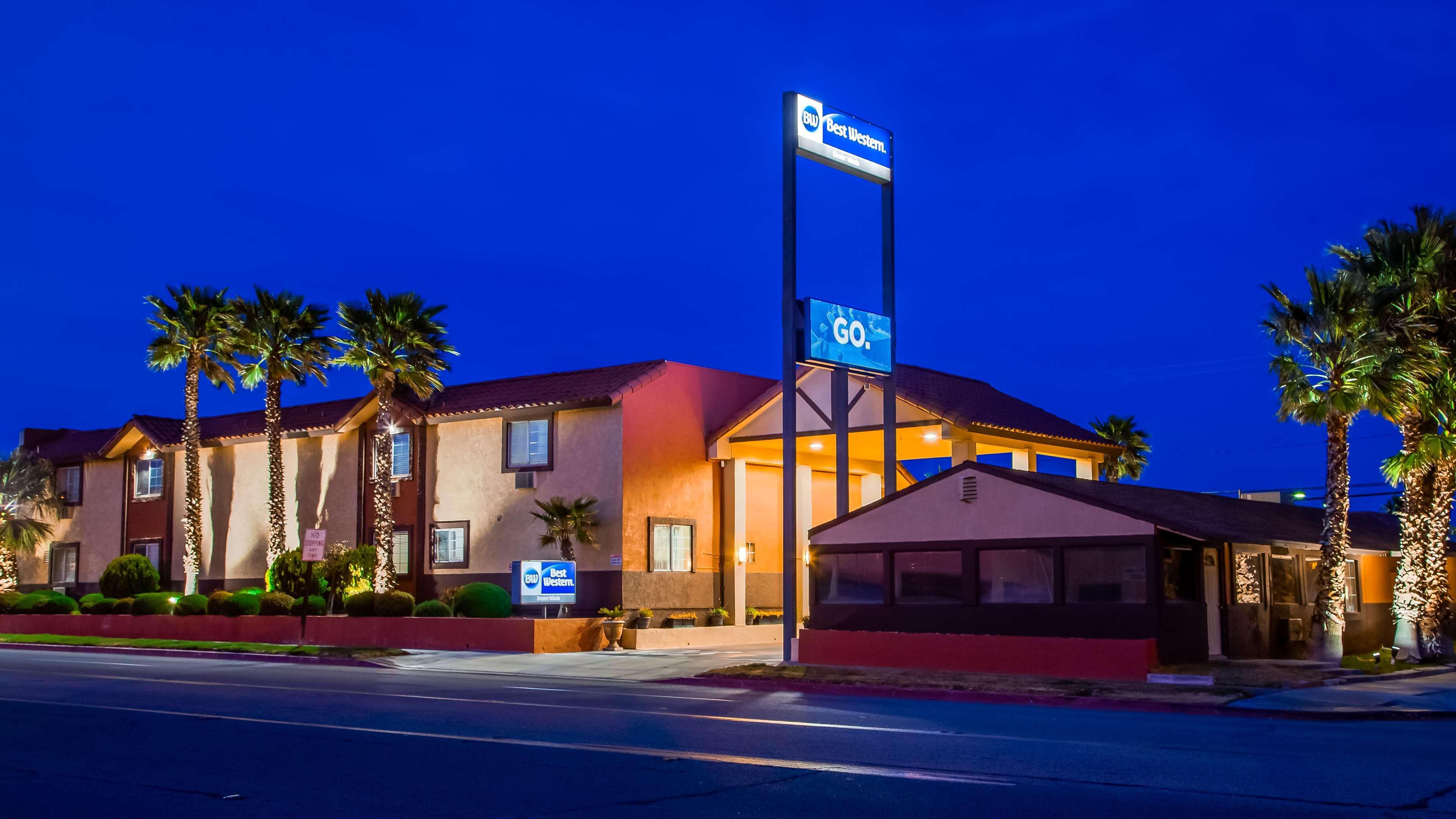 Best Western Desert Winds Mojave Bagian luar foto