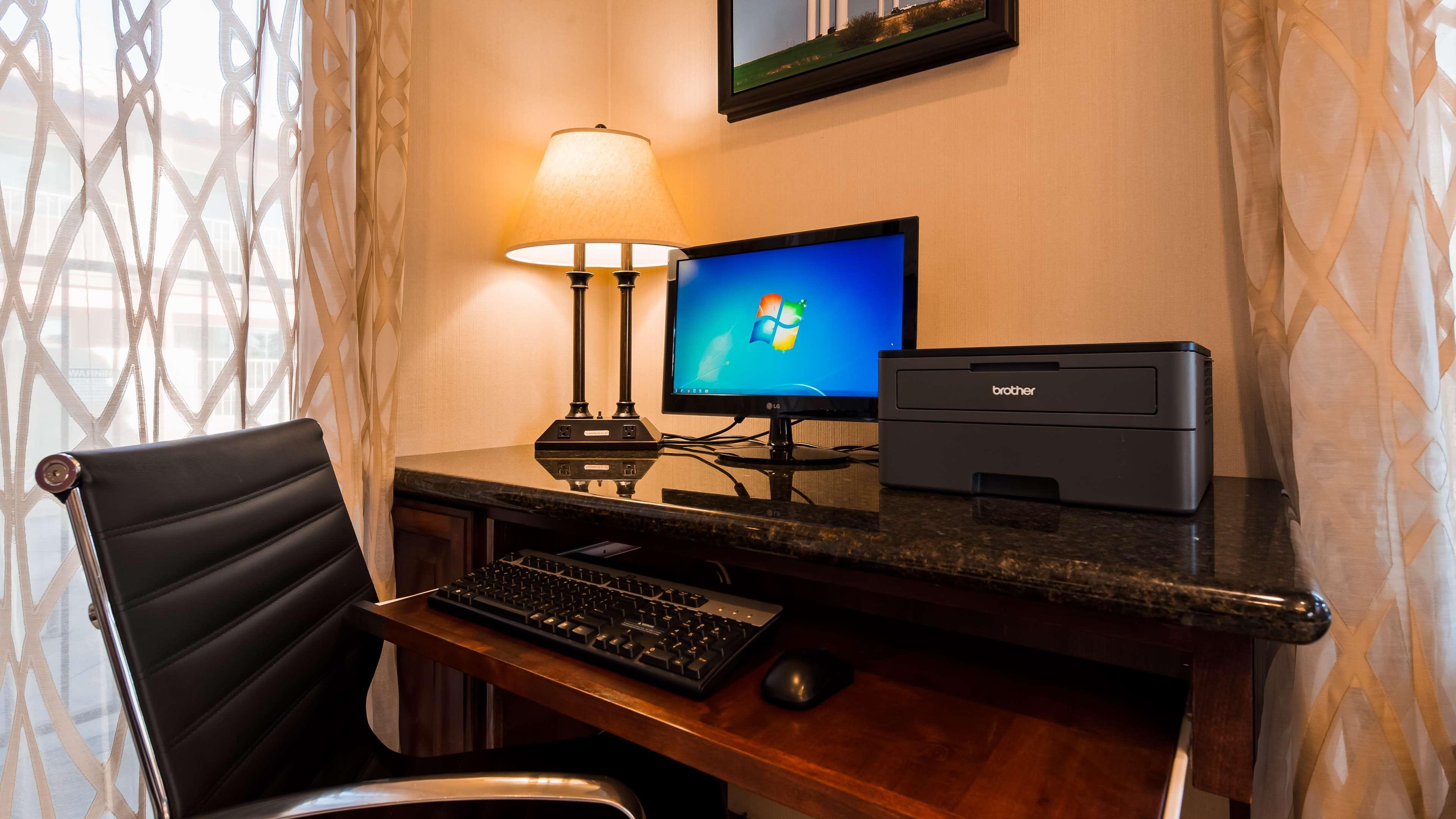 Best Western Desert Winds Mojave Bagian luar foto