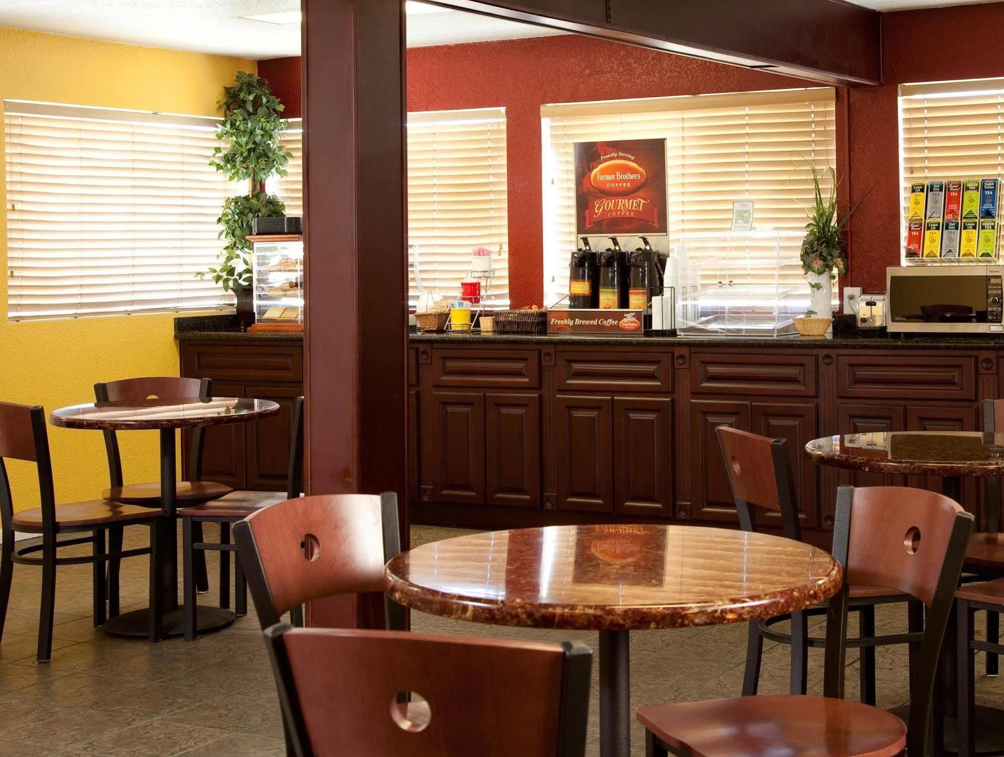 Best Western Desert Winds Mojave Bagian luar foto