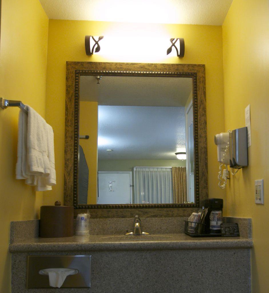 Best Western Desert Winds Mojave Bagian luar foto