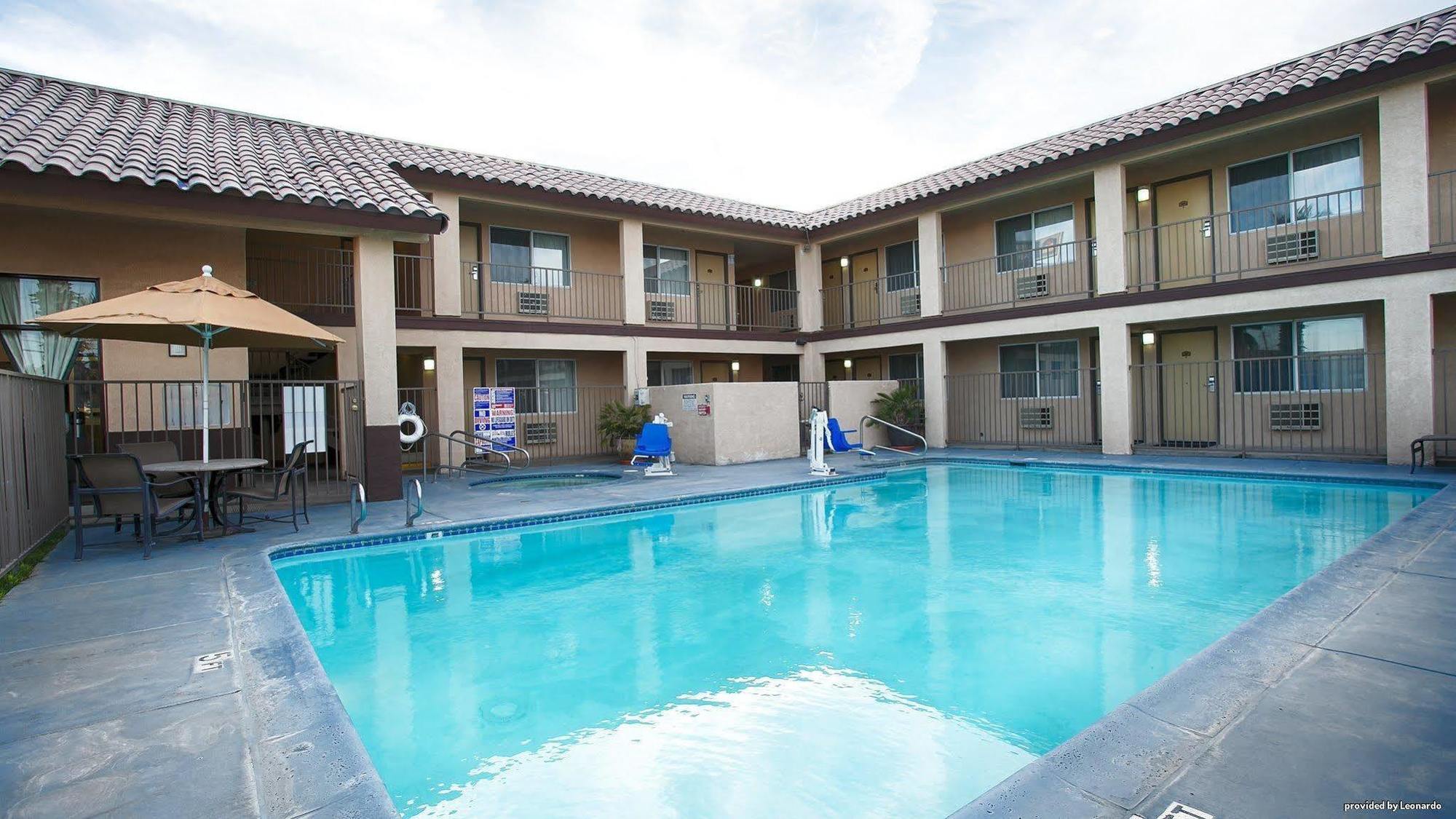 Best Western Desert Winds Mojave Bagian luar foto