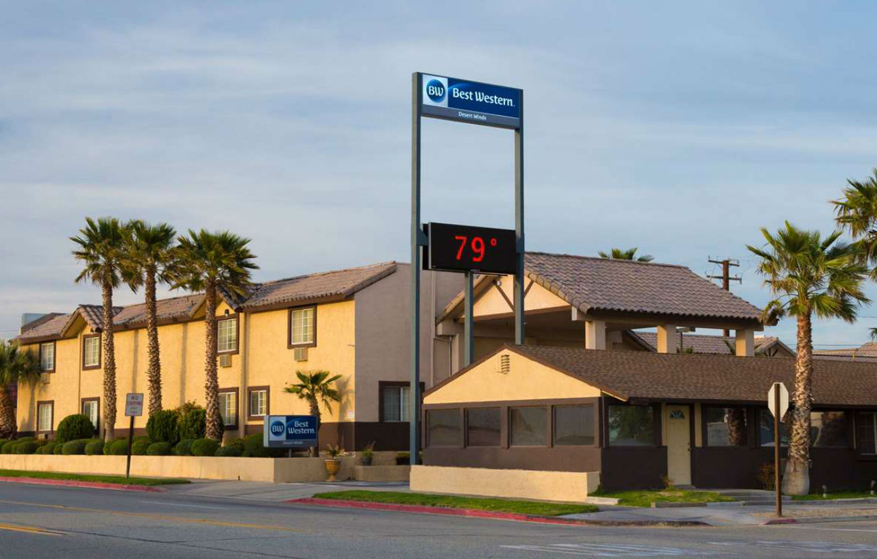 Best Western Desert Winds Mojave Bagian luar foto