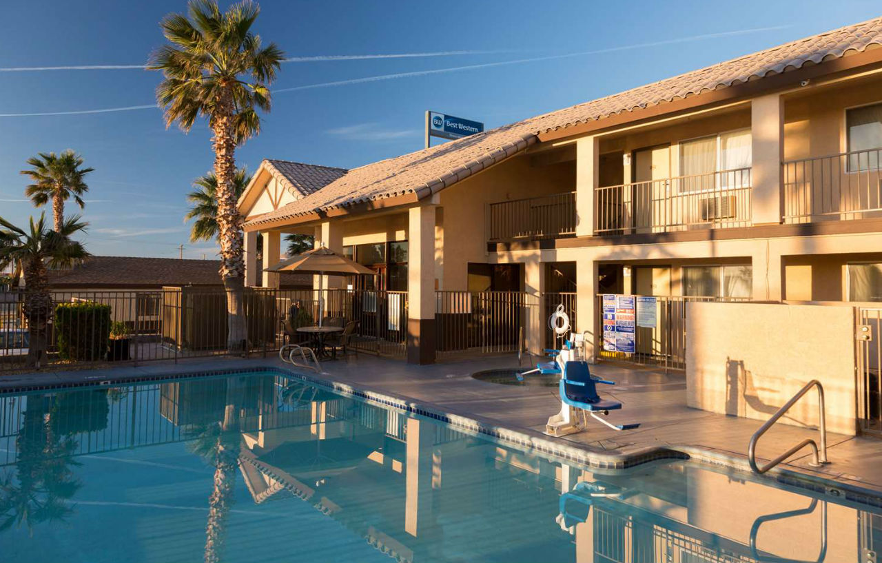 Best Western Desert Winds Mojave Bagian luar foto